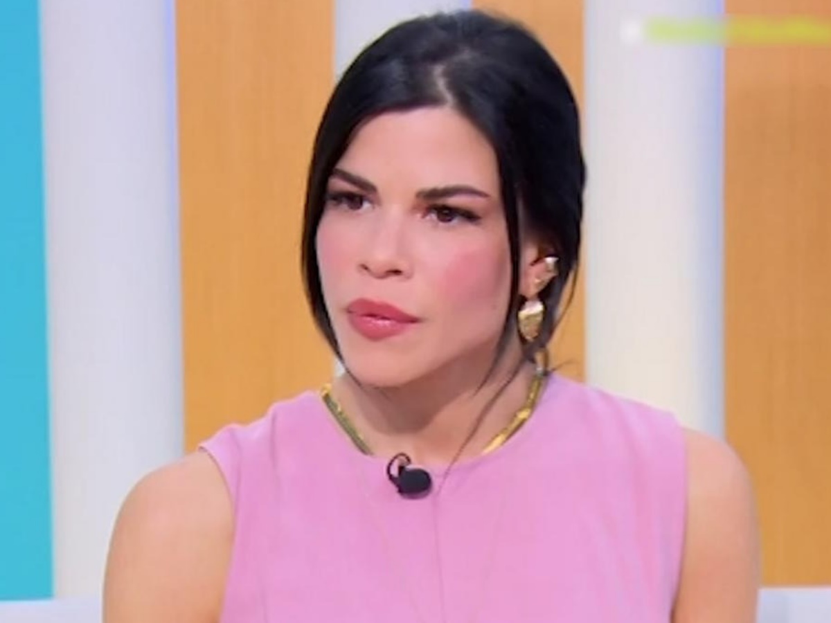 Συγκλονίζει η Δάφνη Καραβοκύρη: «Η μητέρα μου διαγνώστηκε με διπολική διαταραχή, άκουγα συχνά να τη λένε τρελή»