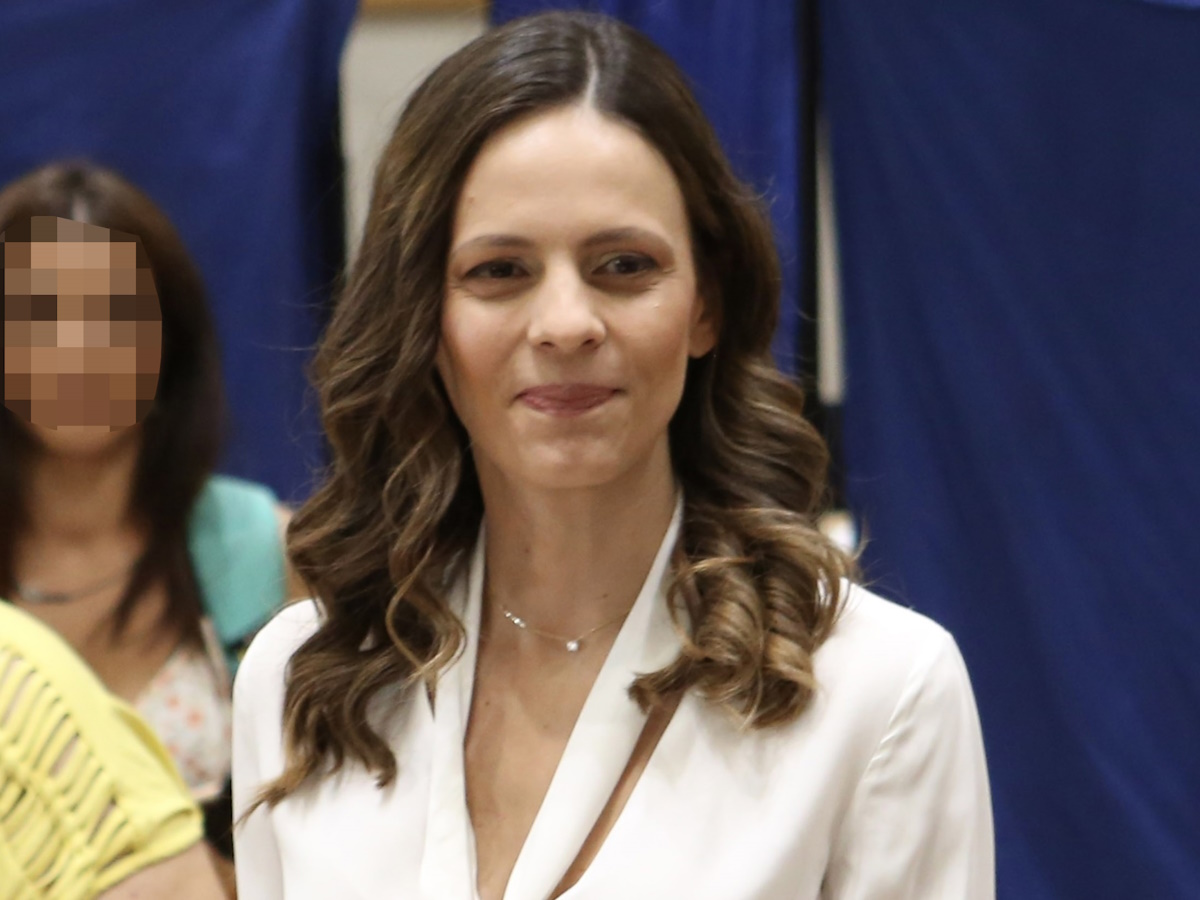 Έφη Αχτσιόγλου: Η πρώτη φωτογραφία του μωρού μέσα από το μαιευτήριο