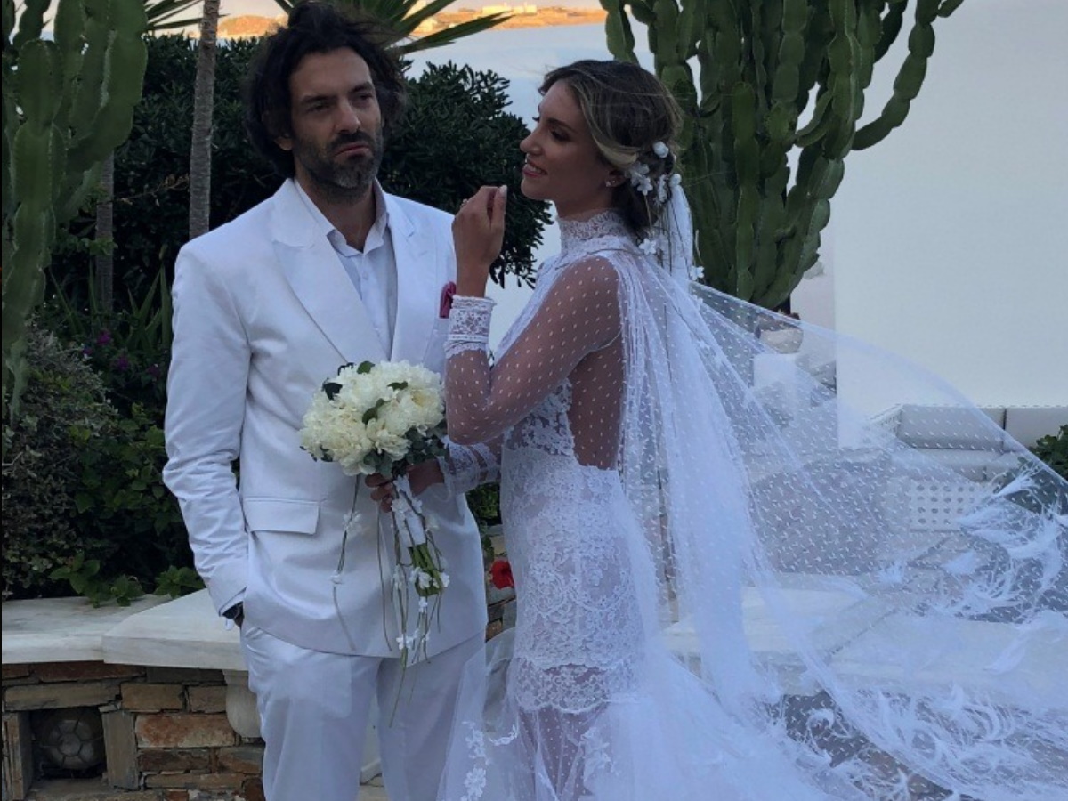 Αθηνά Οικονομάκου – Φίλιππος Μιχόπουλος: Ο παραμυθένιος γάμος τους στην Μύκονο το 2018 – Φωτογραφίες