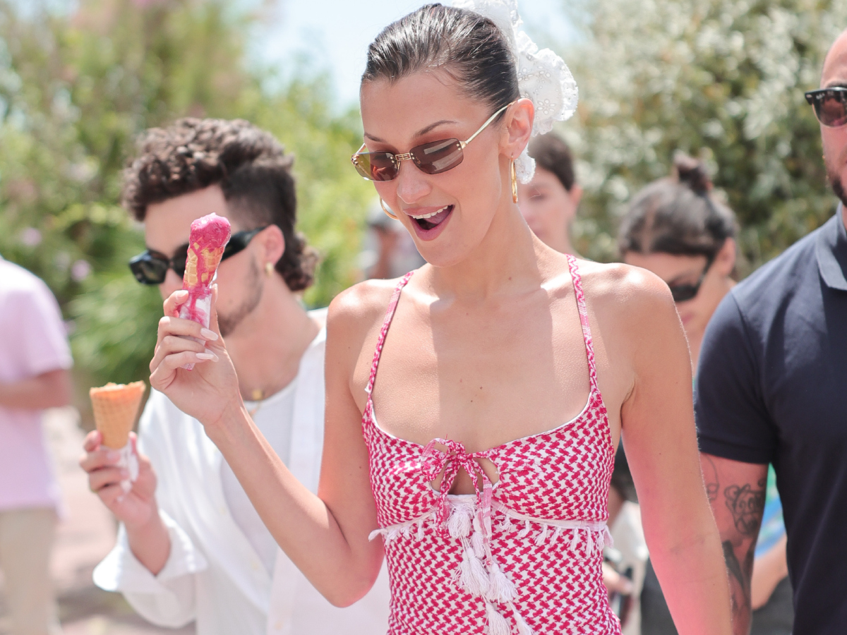 Κάννες 2024: Η Bella Hadid φόρεσε 3 διαφορετικά power φορέματα σε μία μέρα