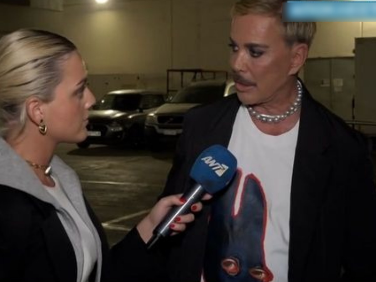 Λάκης Γαβαλάς: Οι νέες δηλώσεις μετά την ομοφοβική επίθεση από τρεις μοναχούς – «Με είπαν π…η μέσα στο αεροπλάνο»