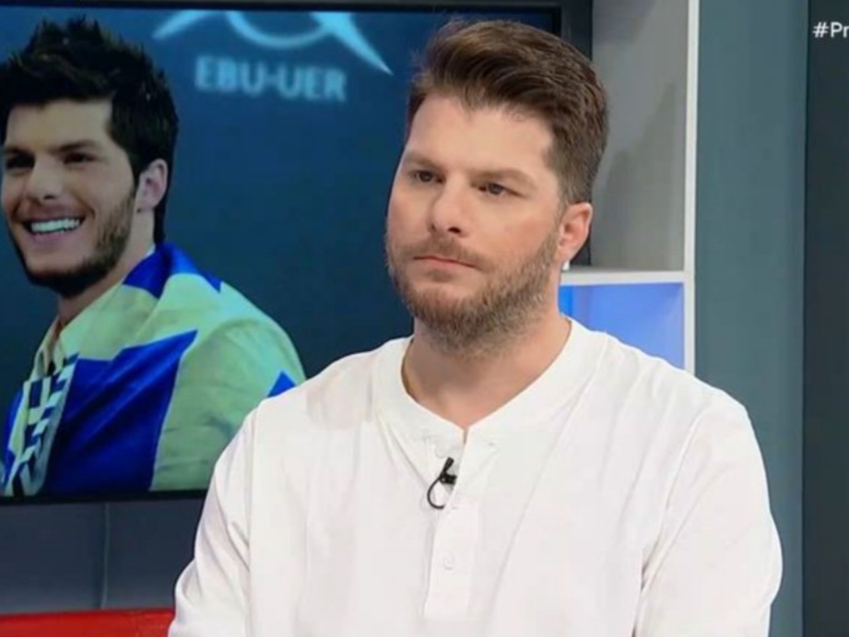 Ο Λούκας Γιώρκας για το συμβάν στη σκηνή: «Εκνευρίστηκα και έσκισα το πουκάμισό μου από τα νεύρα μου»