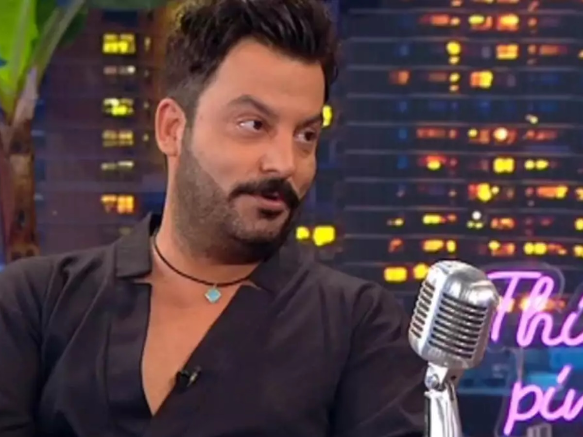 Νίκος Ρωμανός στον Αρναούτογλου: Το «καρφί» για πασίγνωστο τραγουδιστή – «Τον βοήθησα και τώρα δεν υπάρχω γι’ αυτόν»