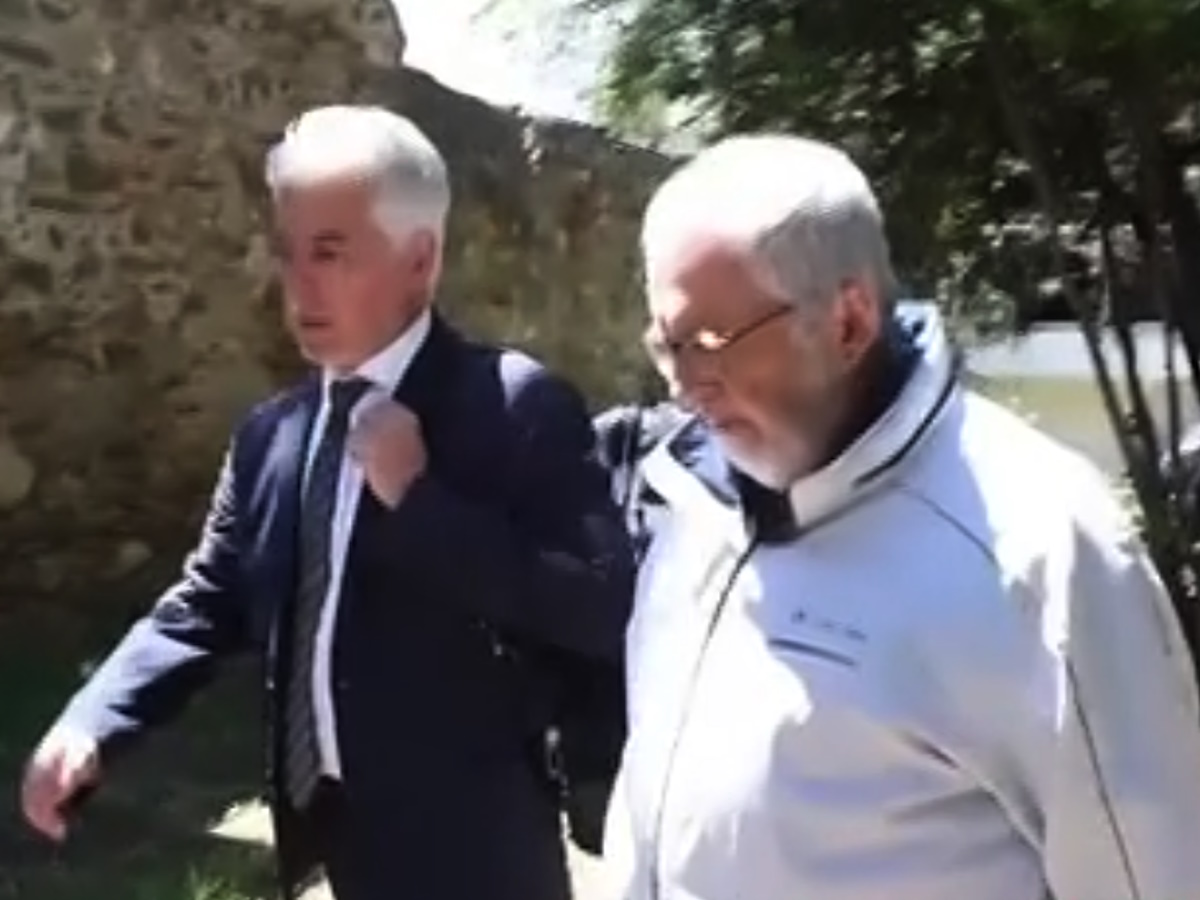 Στάθης Παναγιωτόπουλος: Αναβολή στη δίκη για τη δεύτερη καταγγελία εις βάρος του – Αμίλητος μπροστά στην κάμερα