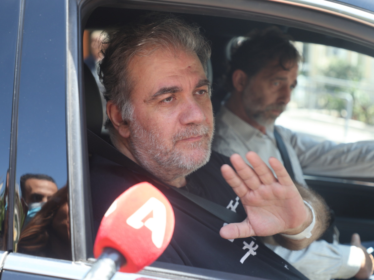 Δημήτρης Σταρόβας: Εξιτήριο από το Τζάνειο νοσοκομείο μετά το εγκεφαλικό επεισόδιο – Φωτογραφίες TLIFE