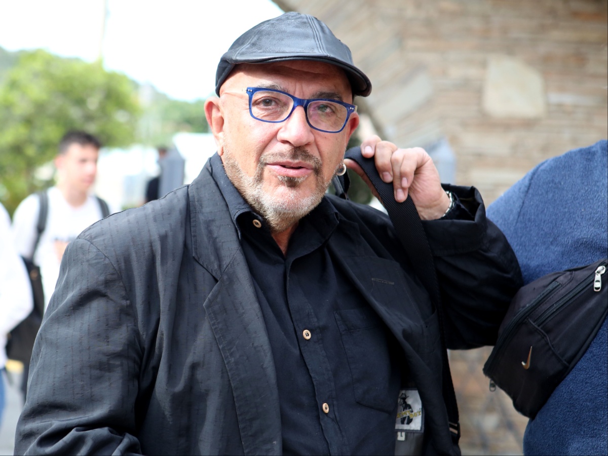 Γιάννης Ζουγανέλης: «Πονάω πολύ τον τελευταίο καιρό – Θέλω να δω τον Δημήτρη Σταρόβα στο νοσοκομείο αλλά δεν πρέπει»