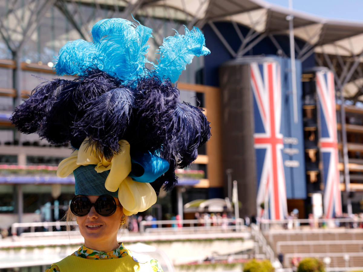 Royal Ascot: Τα εκκεντρικά καπέλα έκλεψαν για μία ακόμη χρονιά την παράσταση στις βασιλικές ιπποδρομίες