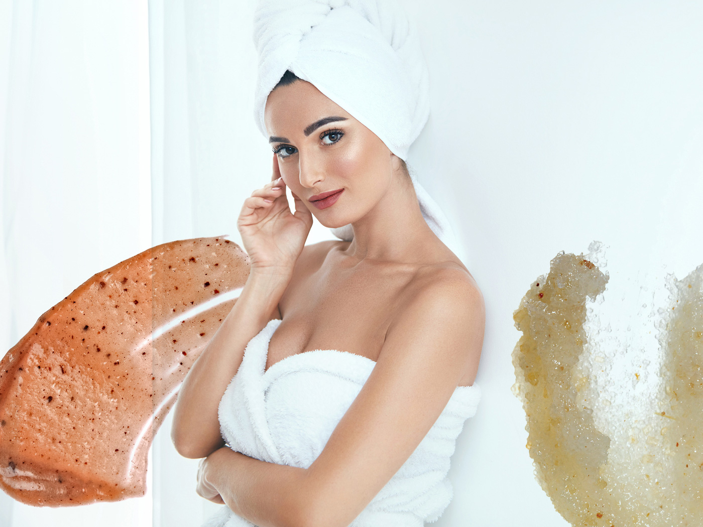 Scrub σώματος: Συμβουλές και προϊόντα για τέλειο δέρμα πριν και μετά την παραλία