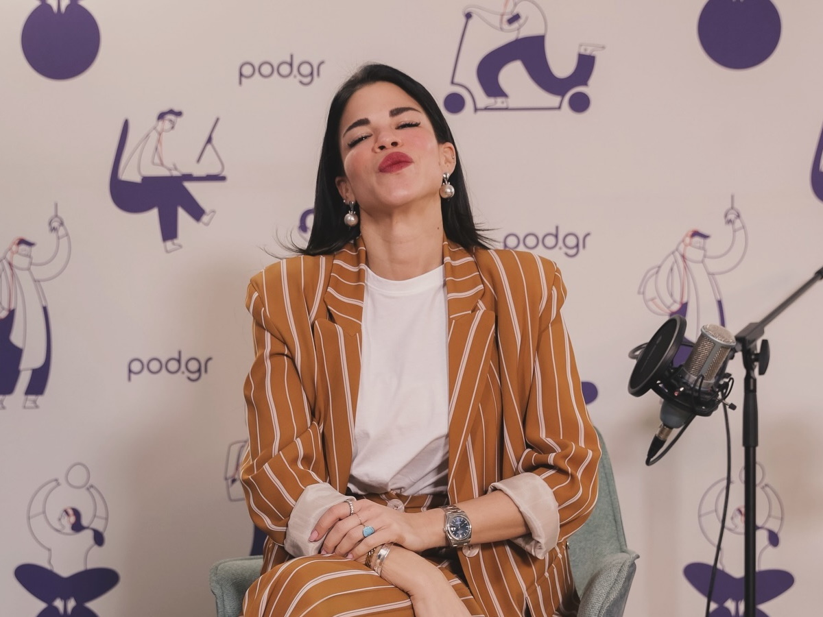 Δάφνη Καραβοκύρη για τα podcasts της: «Ο μπαμπάς μου είναι ο μεγαλύτερος φαν μου»
