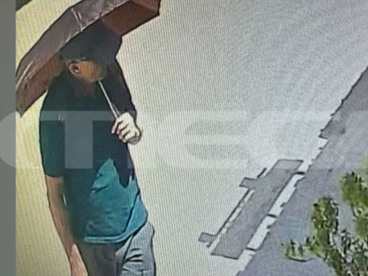 Ανατροπή με το θρίλερ στη Σύμη: Φωτογραφίες ντοκουμέντο δείχνουν ζωντανό τον παρουσιαστή του BBC να περνά το μονοπάτι