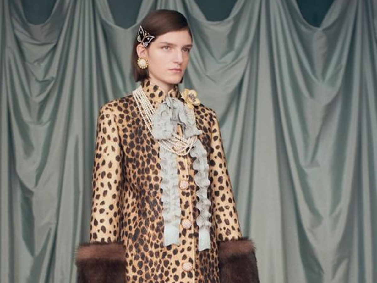 Maison Valentino: Τα αξεσουάρ μαλλιών στην πρώτη συλλογή του Alessandro Michele είναι μικρά έργα τέχνης