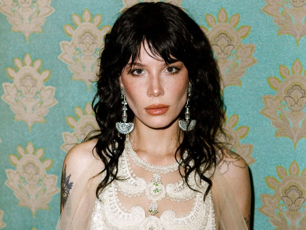 Halsey: Στη Νέα Υόρκη με νέο hair look – Είναι ίδια η γοργόνα Ariel