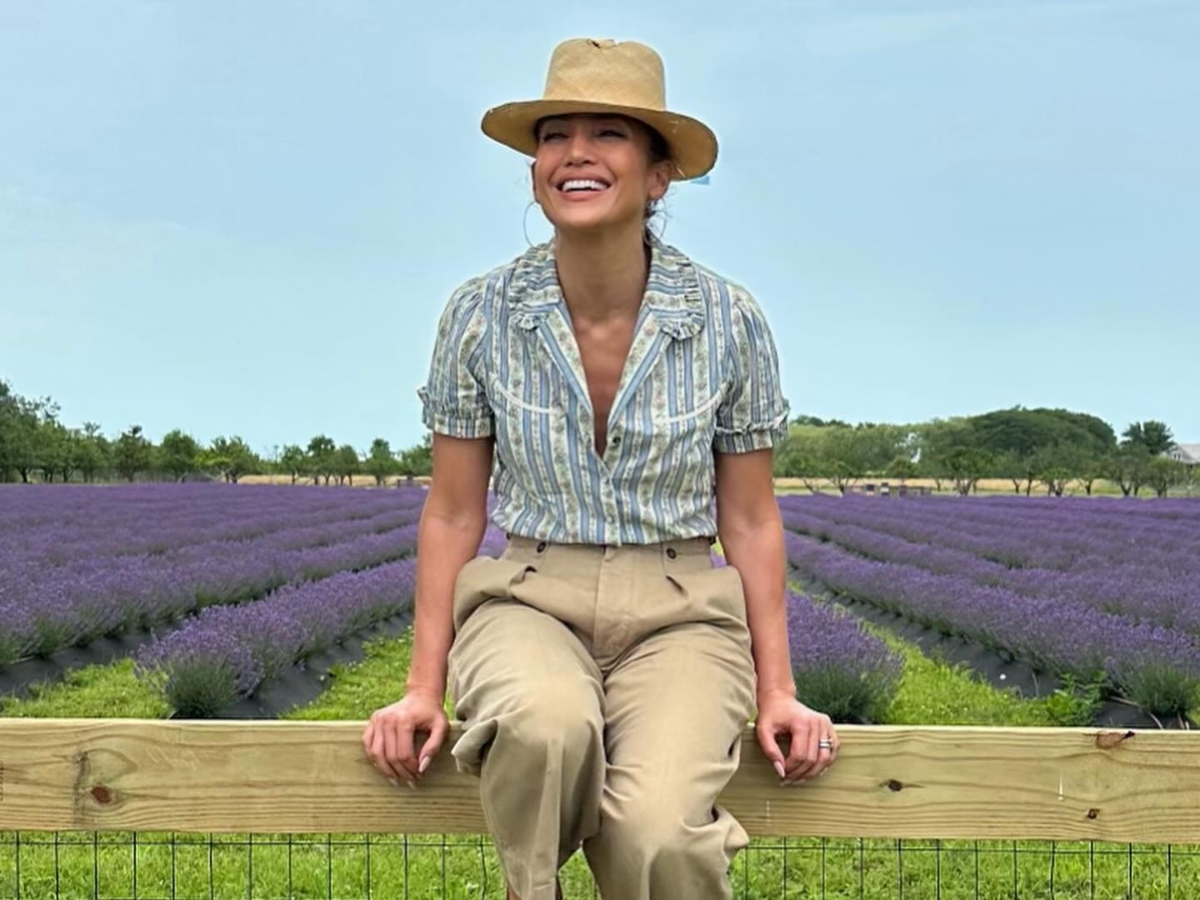 Jennifer Lopez: Το μανικιούρ όπως και το πάρτι των γενεθλίων της είναι εμπνευσμένο από το Bridgerton