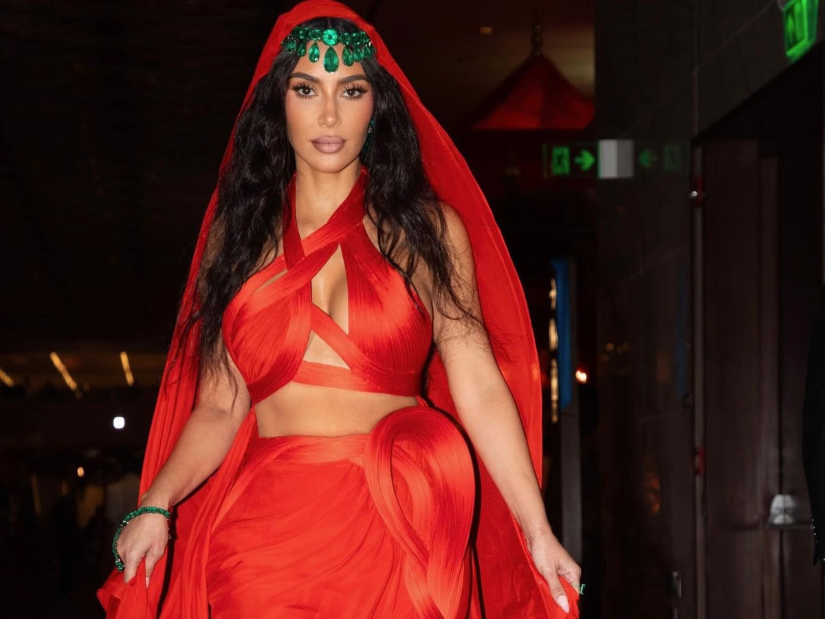 Kim Kardashian: Στην νέα καμπάνια του αγαπημένου της οίκου είναι ίδια η Marilyn Monroe