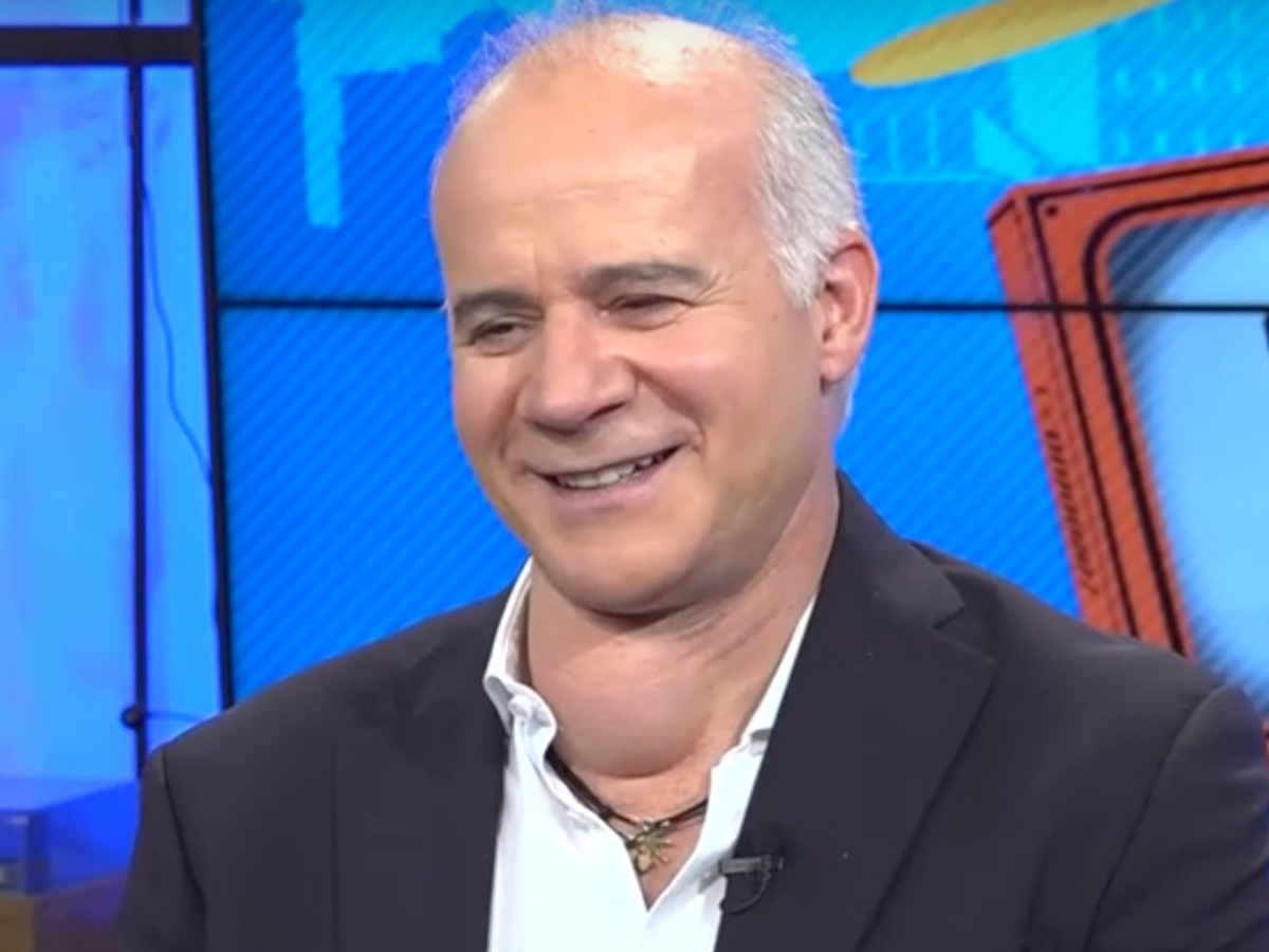 Γιώργος Μητσικώστας: Η σπάνια αναφορά στη σύντροφό του – «Γελάει με άλλα πράγματα που της κάνω»