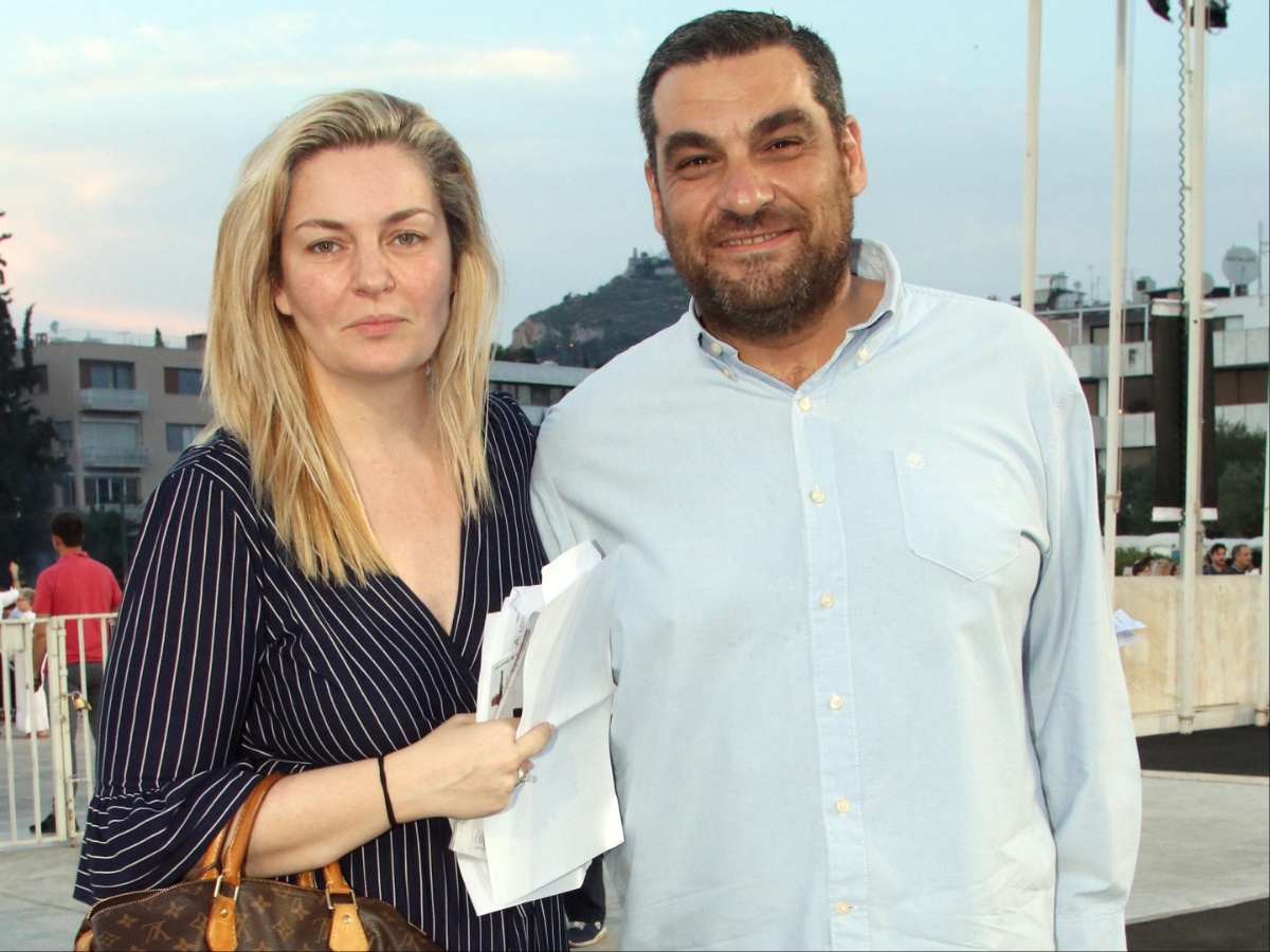 Μάνος Νιφλής: Το πρώτο μήνυμα μετά την υιοθεσία του μικρού Δημήτρη από την Αφρική – «Το τρίτο παιδί μας»