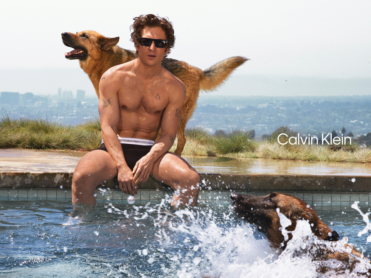 Η Calvin Klein παρουσιάζει τη νέα της καμπάνια με πρωταγωνιστή τον Jeremy Allen White