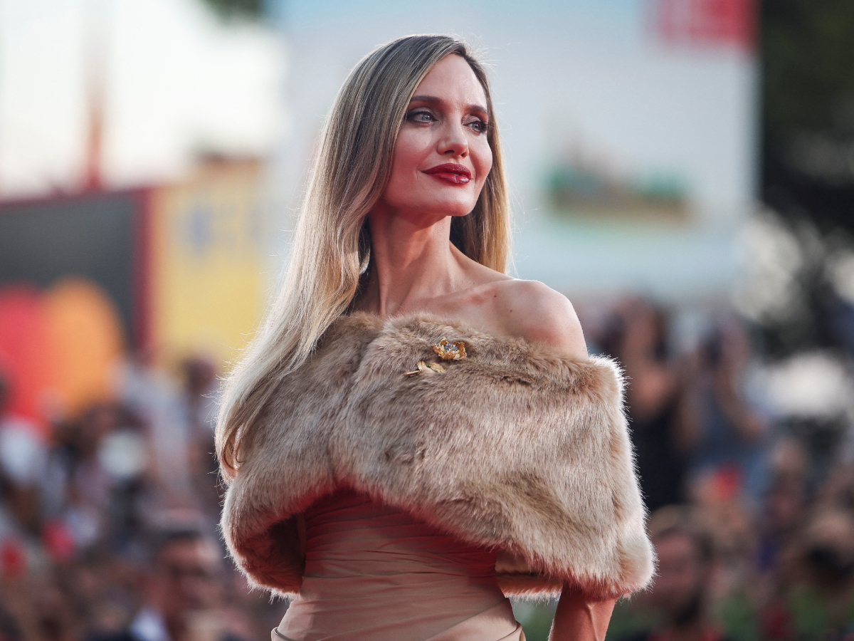 Angelina Jolie: Ναι, ok εμφανίστηκε στο Φεστιβάλ Βενετίας και ναι, ok έγινε viral- Τελικά μας άρεσε όμως;