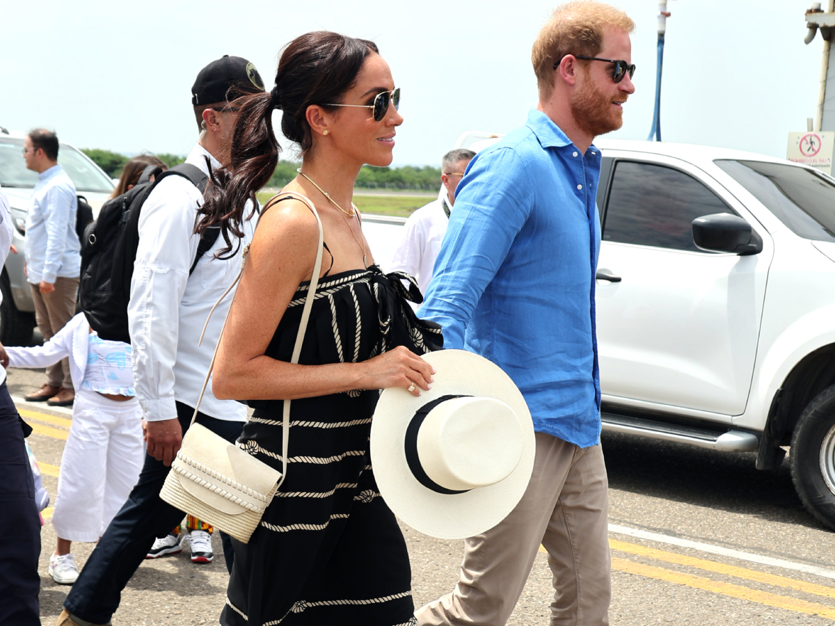 Meghan Markle: Κάνει περιοδεία στη Κολομβία και στην βαλίτσα της έβαλε μόνο travel chic σύνολα!