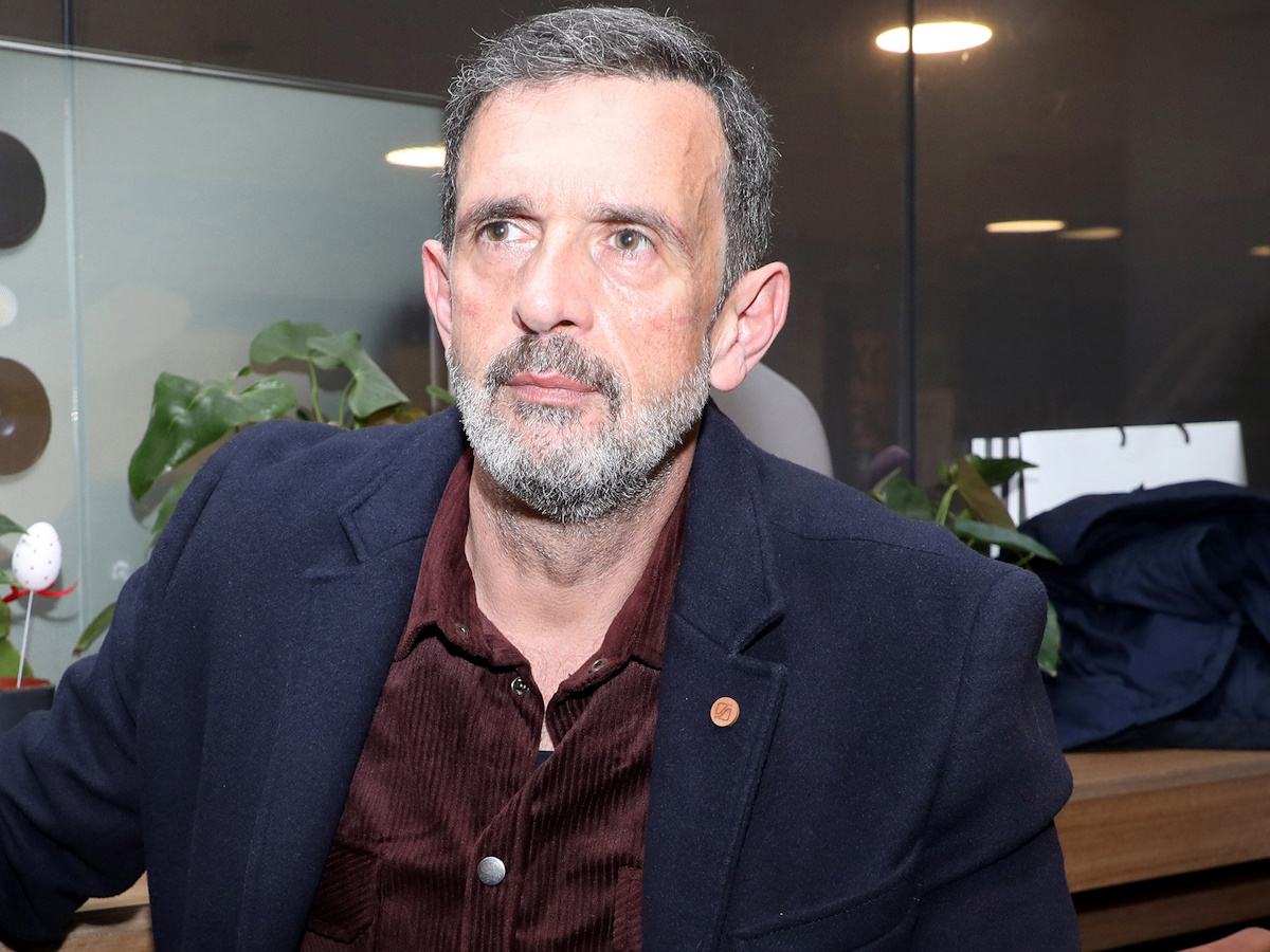Λεωνίδας Κακούρης: Η νέα εμφάνιση μετά την περιπέτεια υγείας του, στην παράσταση που παίζει ο 11χρονος γιος του