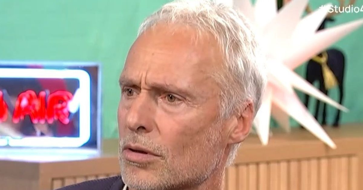 Αντώνης Φραγκάκης: «Κανείς δεν μου έλεγε ότι είμαι όμορφος - Η οικογένειά μου δεν είχε καμία σχέση με την εξωτερική μου εμφάνιση»