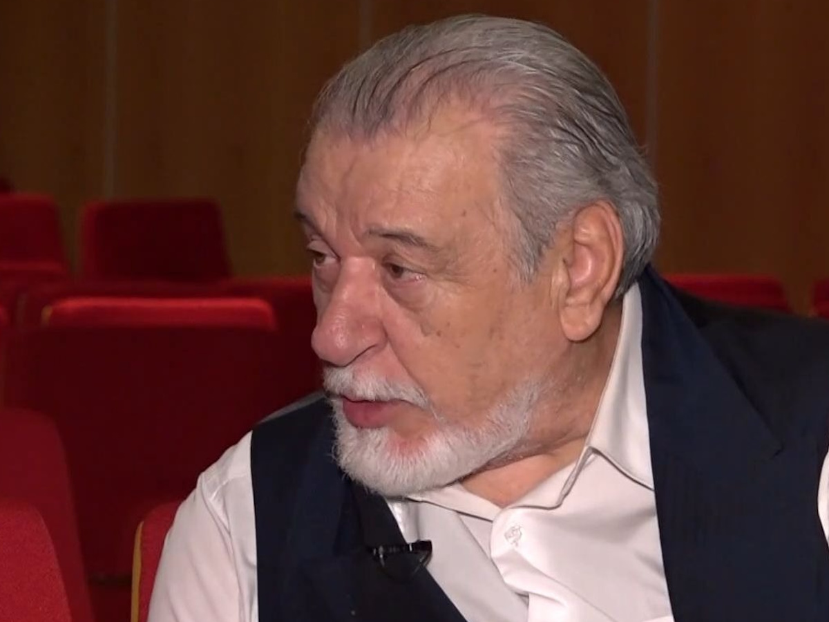 Τάσος Χαλκιάς: «Δεν βγήκα ποτέ να φωτογραφηθώ με το δασύτριχο στήθος μου, ήταν κάποιες εικόνες που βγήκαν μέσα από τη δουλειά»