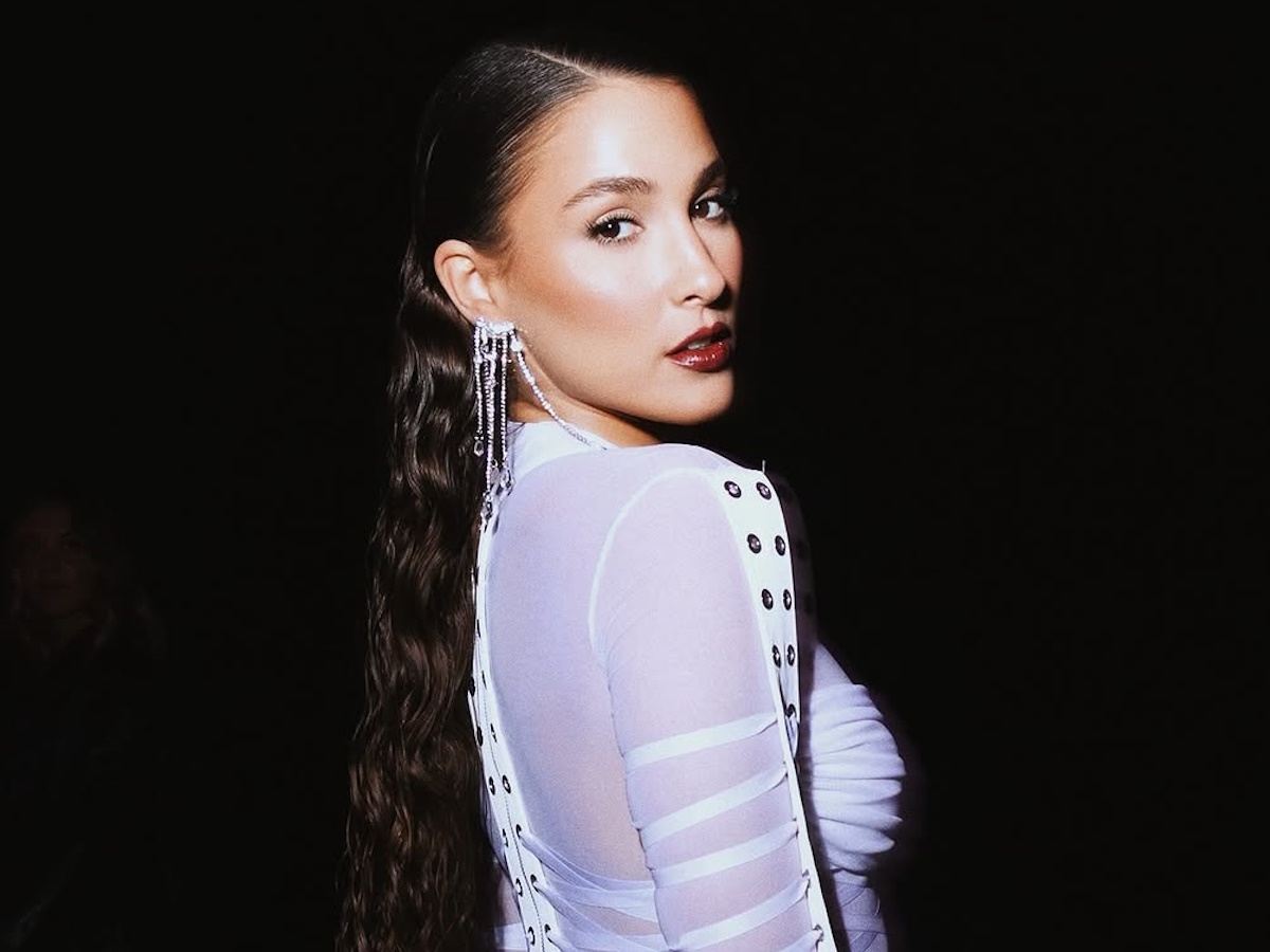 Evangelia: Η ταλαντούχα τραγουδίστρια στο Billboard του Spotify στην Times Square