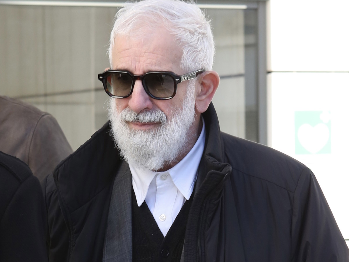 Πέτρος Φιλιππίδης: Η λιποθυμία στη δικαστική αίθουσα που έφερε τη διακοπή – Πότε συνεχίζεται η δίκη