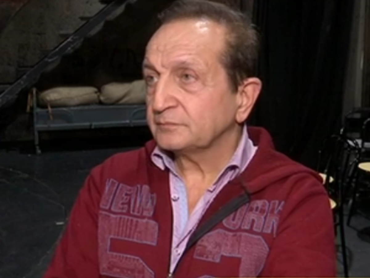 Σπύρος Μπιμπίλας: «Έχω αποτύχει στην προσωπική μου ζωή, αν ο άλλος δεν είναι μονογαμικός το πράγμα στραβώνει»