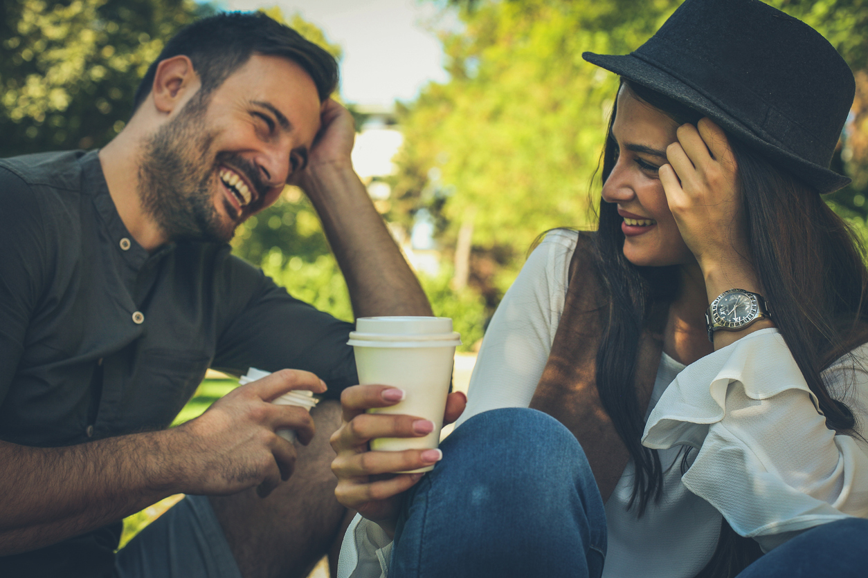 Slow Love: Όταν το μεταξύ μας κυλάει αργά είναι καλό ή με κρατάει πίσω;