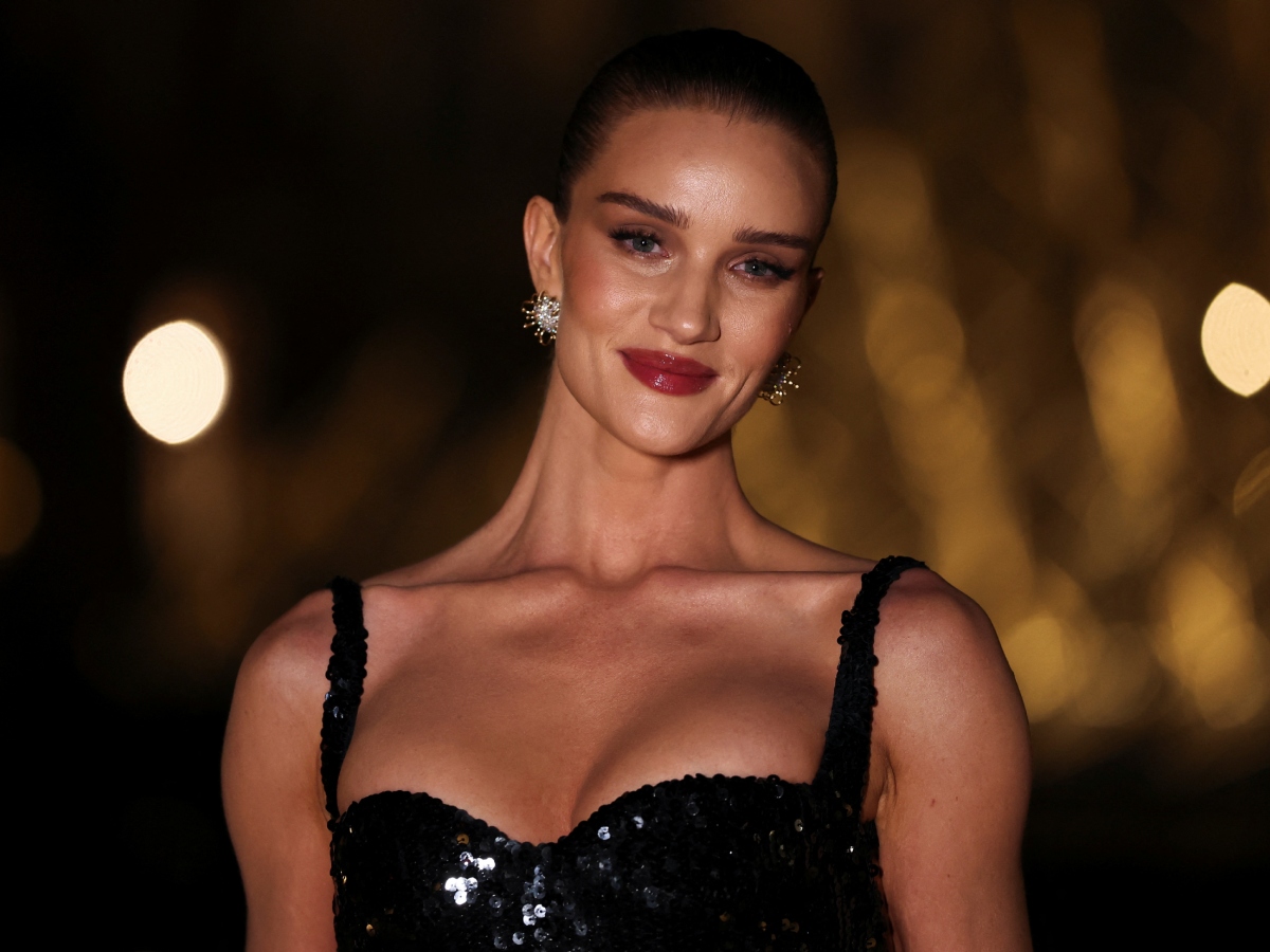 Le Grand Diner du Louvres: Τα εντυπωσιακά beauty looks των celebrities