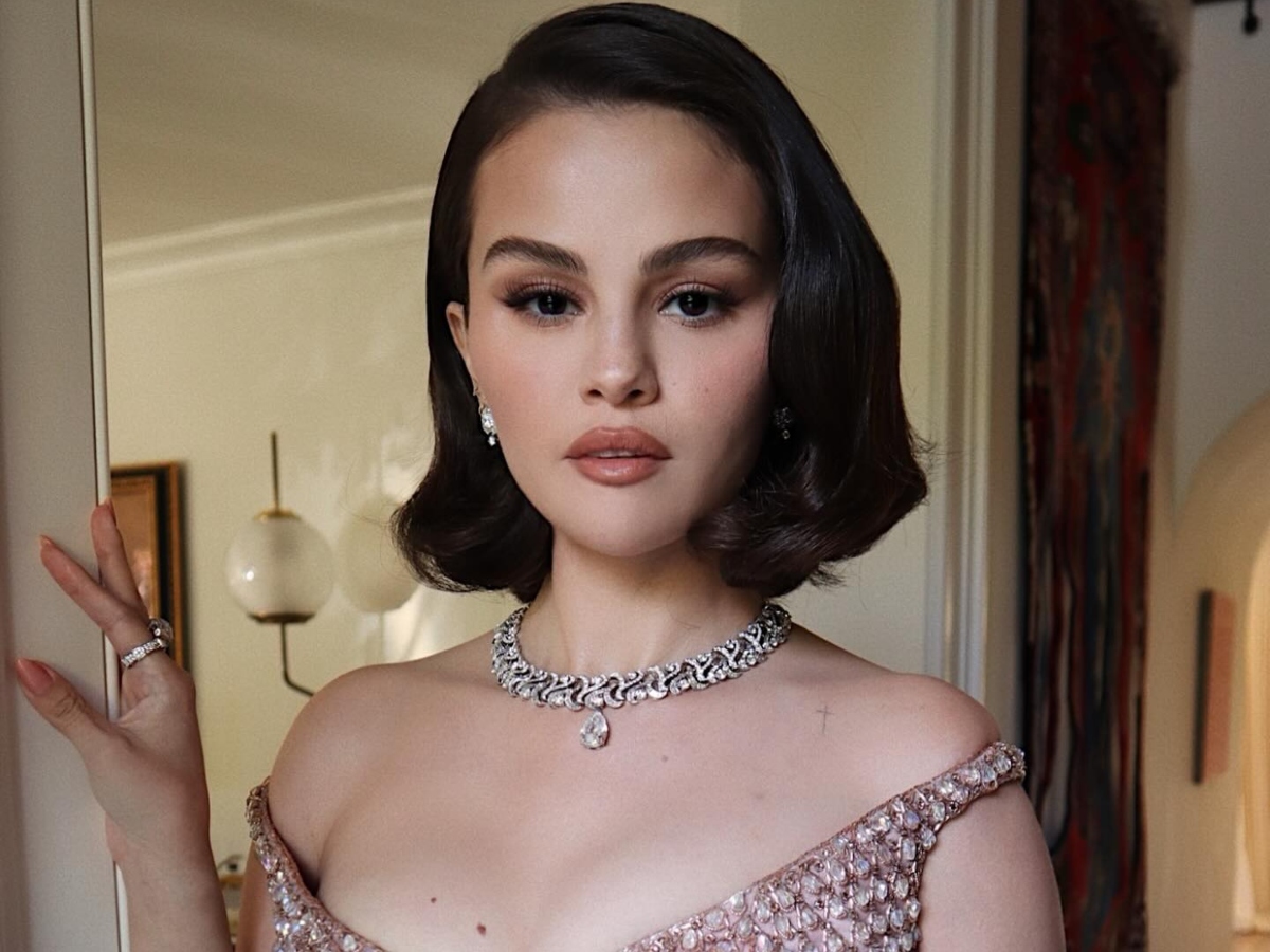 Selena Gomez: Η απόχρωση στα νύχια της είναι εκείνη που θα δεις παντού από εδώ και στο εξής