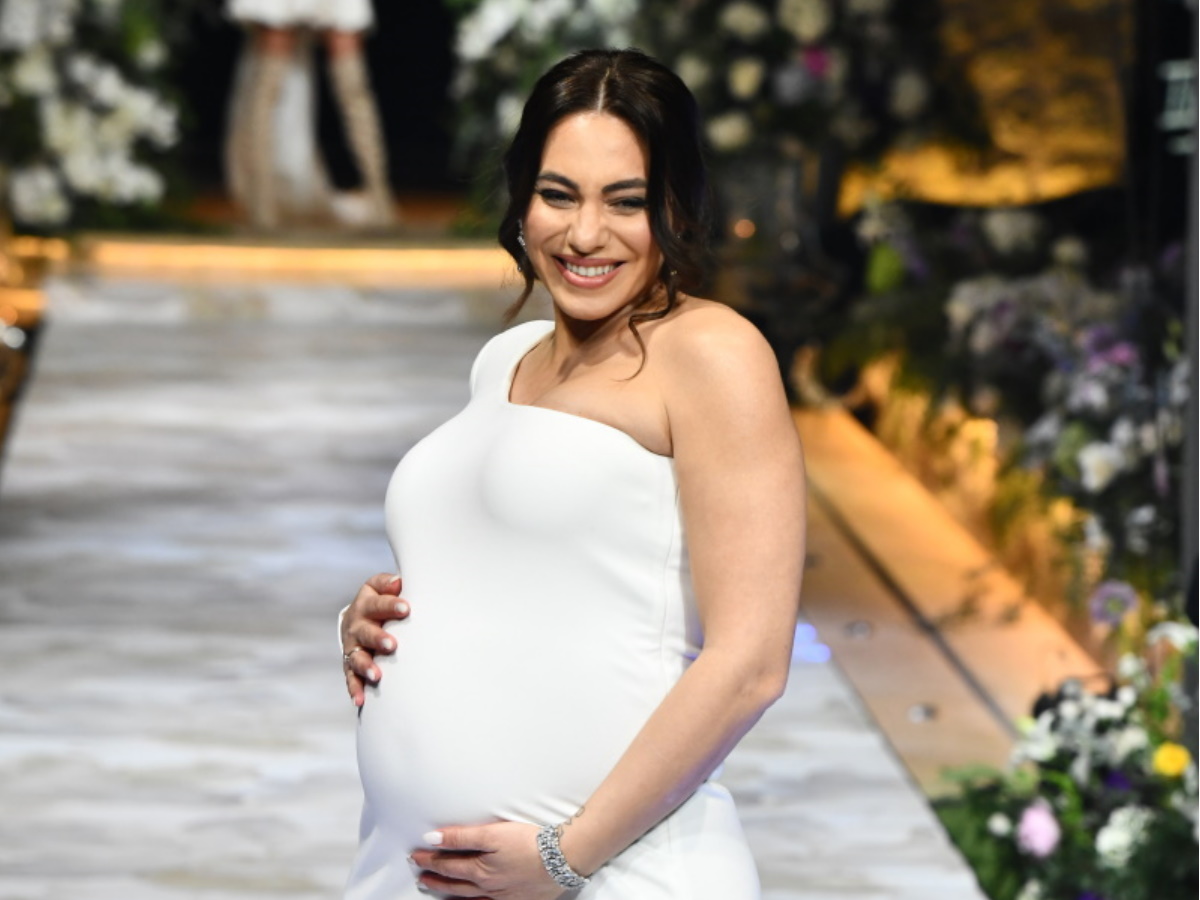 Ευρυδίκη Βαλαβάνη: Στον 6ο μήνα στο catwalk του “Yes I Do” – Φωτογραφίες TLIFE