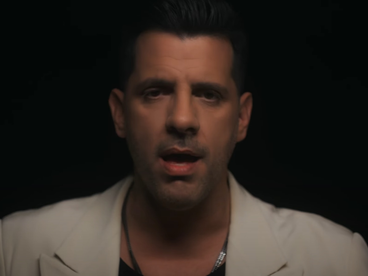 Θοδωρής Φέρρης – «Κατάματα»: Αυτό είναι το νέο του τραγούδι και music video