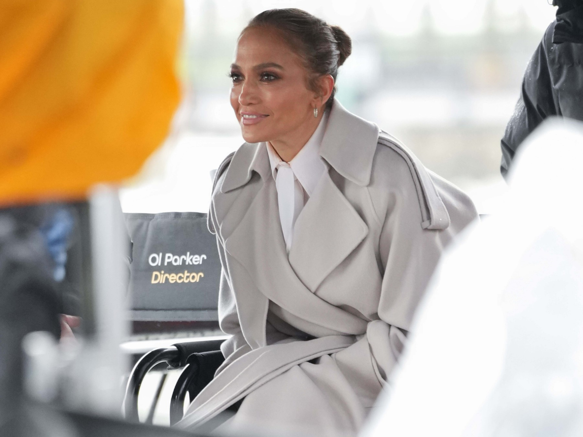 Jennifer Lopez: Με Louboutin και Lady Dior… σε καντίνα για burrito!