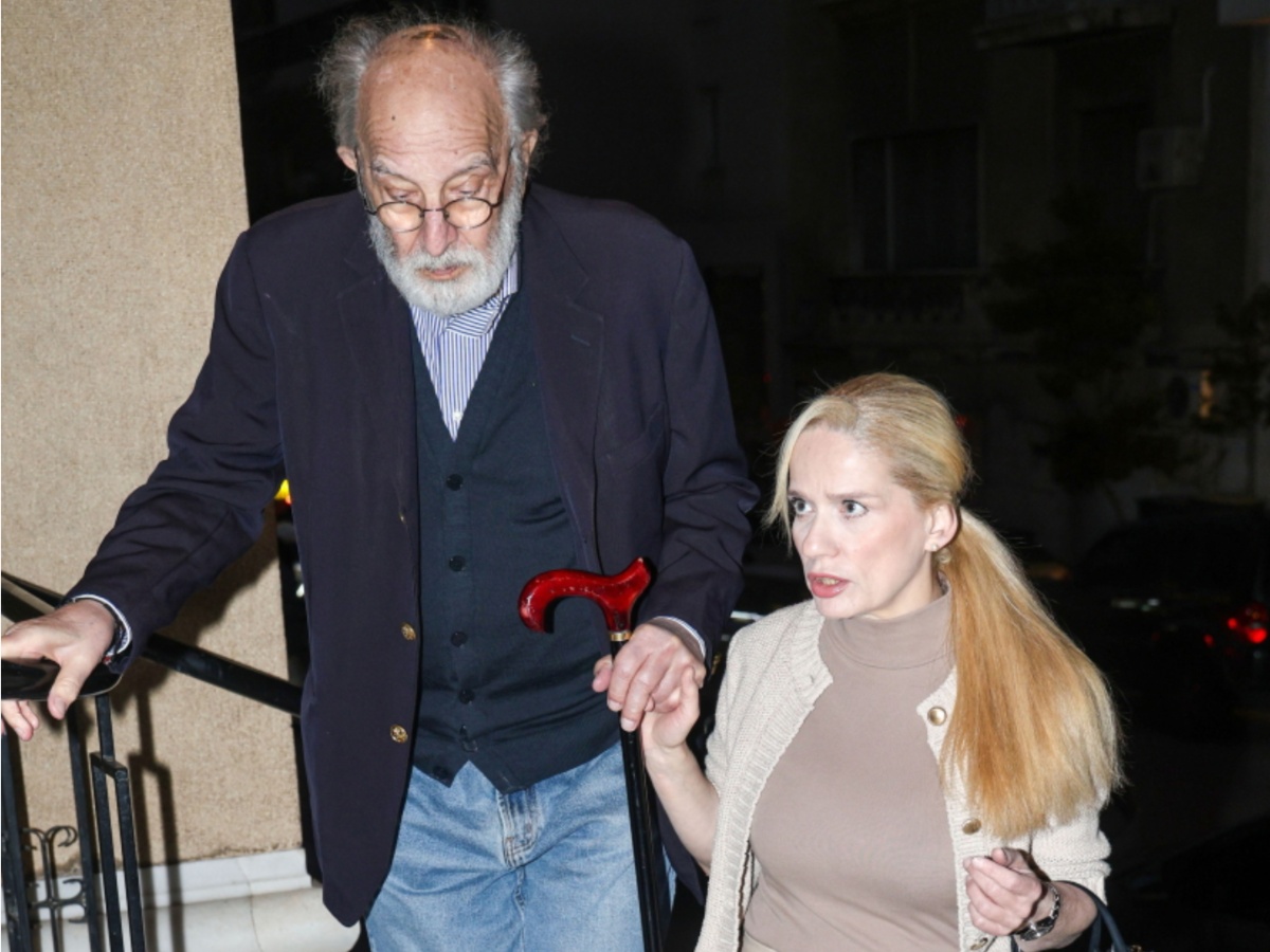 Αλέξανδρος Λυκουρέζος: Με τη σύντροφό του, Τζένη Οικονόμου στην περιφορά του Επιταφίου – Φωτογραφίες