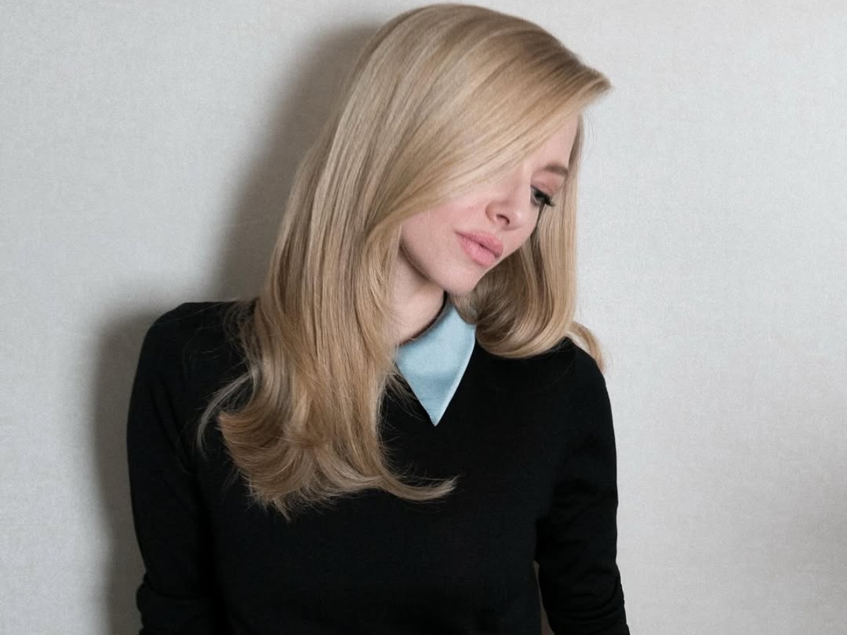 Amanda Seyfried: Oι γυρισμένες άκρες των 90s κάνουν δυναμικό comeback