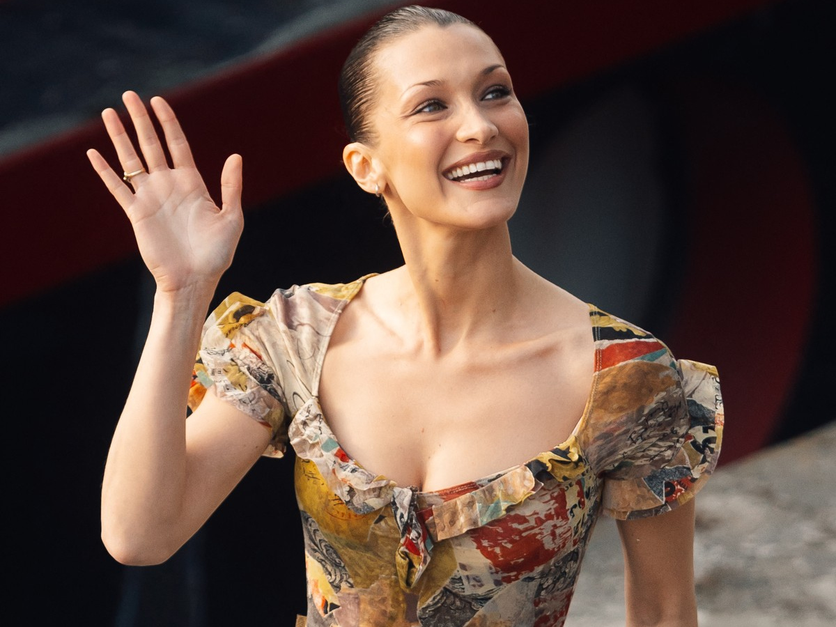 Bella Hadid: Μόλις μας έδειξε τον τέλειο τρόπο να φορέσουμε το τζιν μας το Πάσχα!