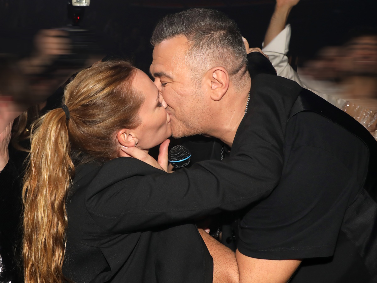 Αντώνης Ρέμος: Τα παθιασμένα φιλιά με την Υβόννη Μπόσνιακ
