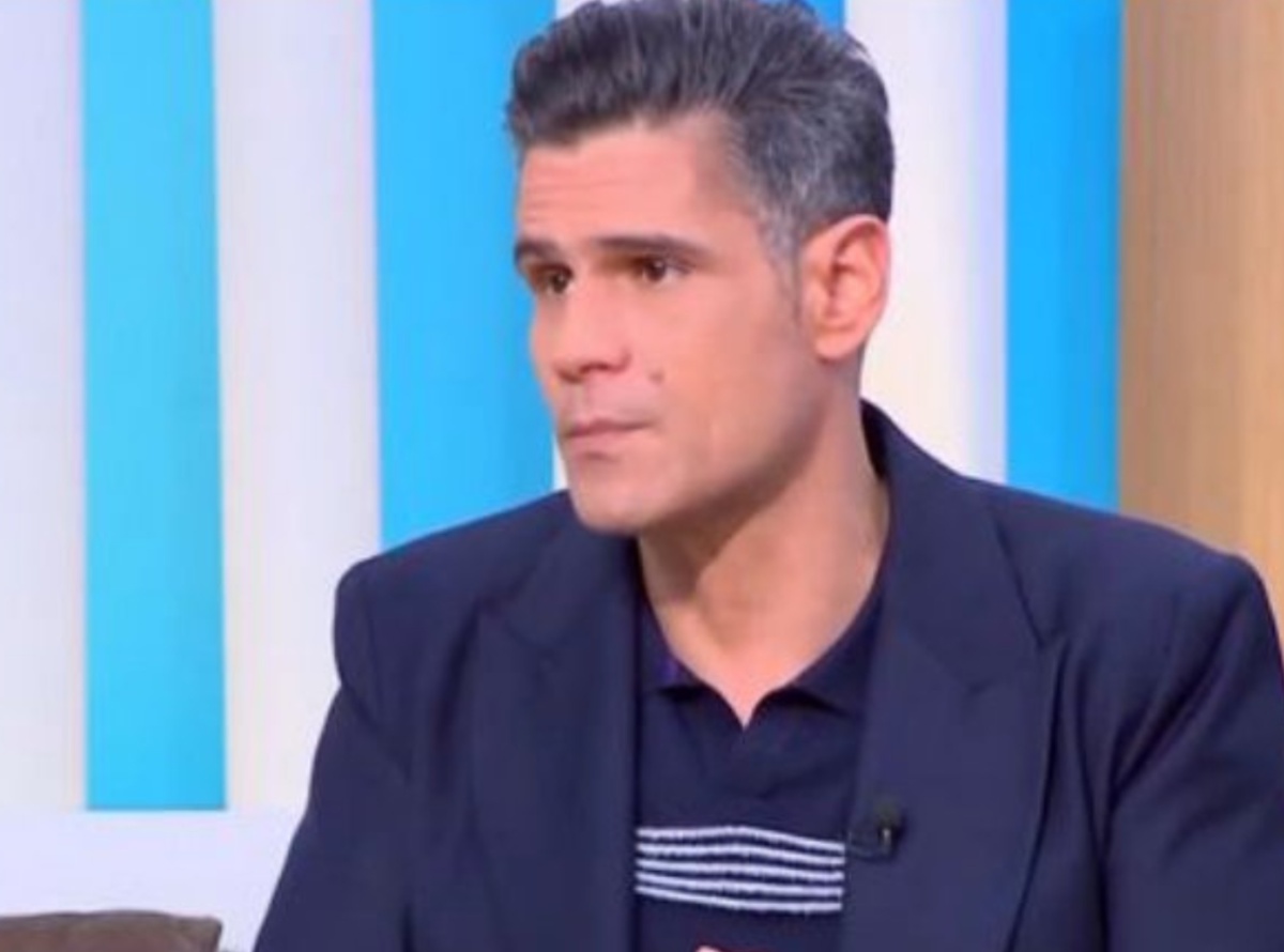 Δημήτρης Ουγγαρέζος: Η εξομολόγηση για τον θάνατο των γονιών του – «Είχα πάντα την ενοχή ότι δεν πρόλαβαν να με δουν να κάνω οικογένεια»