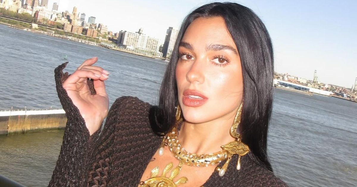 Dua Lipa: Στην τελευταία της φωτογράφηση με τις τέλειες baby bangs που ...