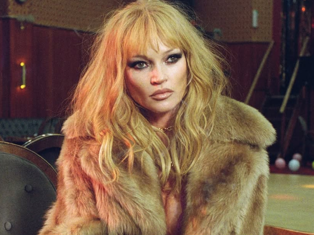Kate Moss: Πιο μυστηριώδης από ποτέ με «Mob Wife» beauty look