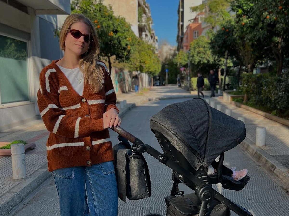 Δανάη Μιχαλάκη – Γιώργος Παπαγεωργίου: Φωτογραφίες από τις πασχαλινές διακοπές τους με την 1,5 έτους κόρη τους