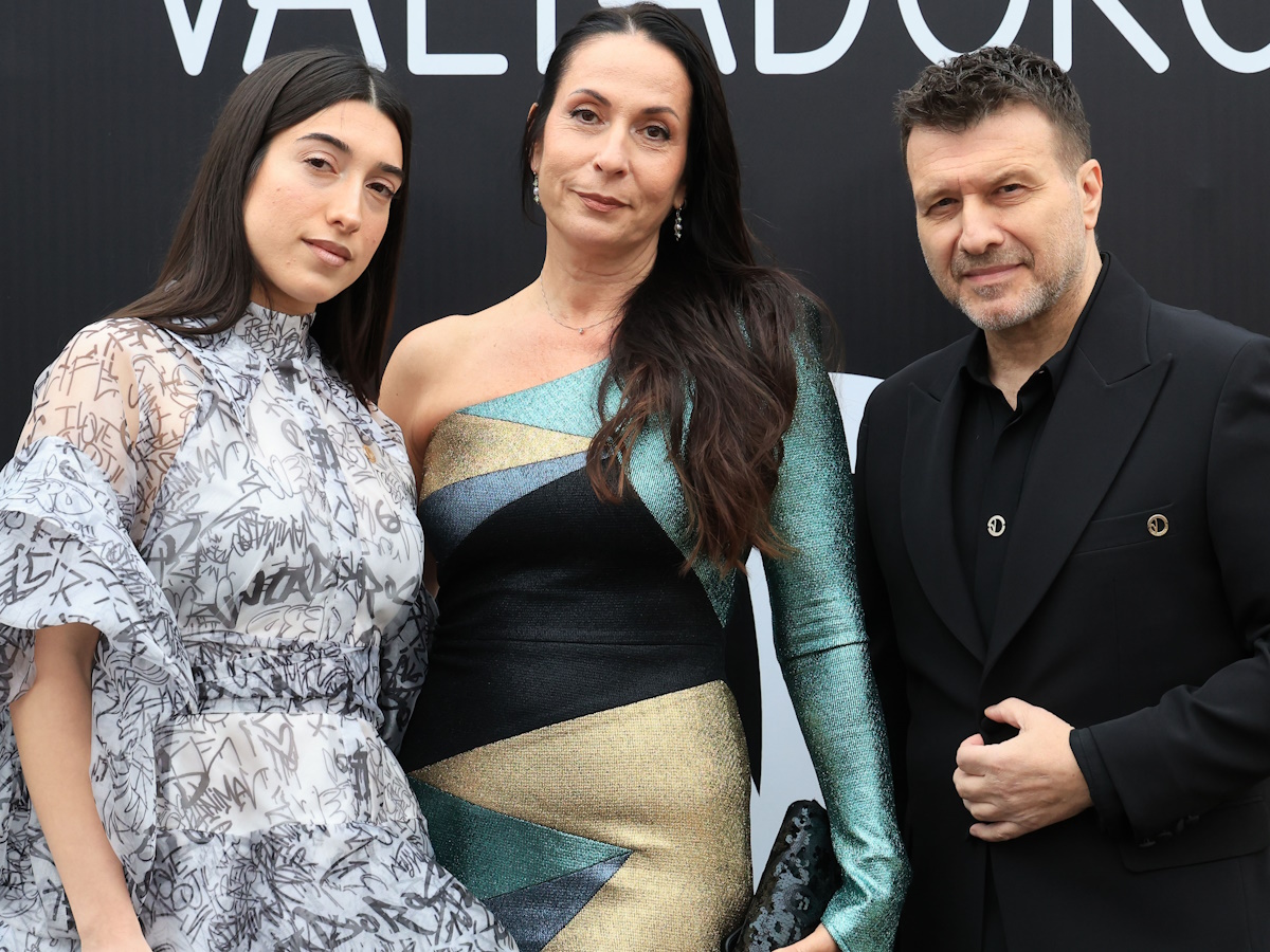 Athens Fashion Week: Ο Γιάννης Πλούταρχος με τη σύζυγό του και την κόρη τους, Katerina – Φωτογραφίες