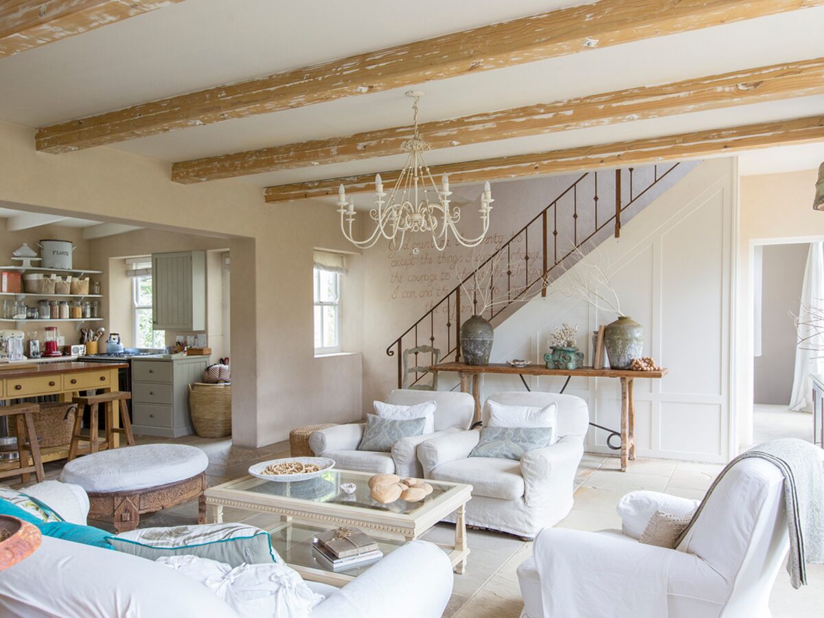 Ρομαντικό, ζεστό, ακαταμάχητο: Το «Shabby Chic Σαλόνι» είναι το σαλόνι των ονείρων μας