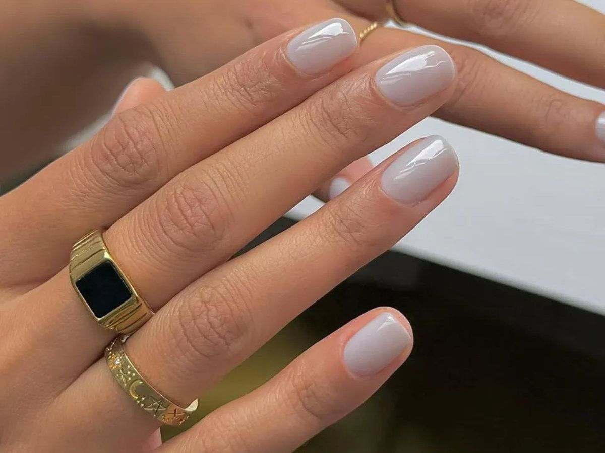 Watery Nails: Το trend που θα φορεθεί πολύ την άνοιξη και το καλοκαίρι του 2025