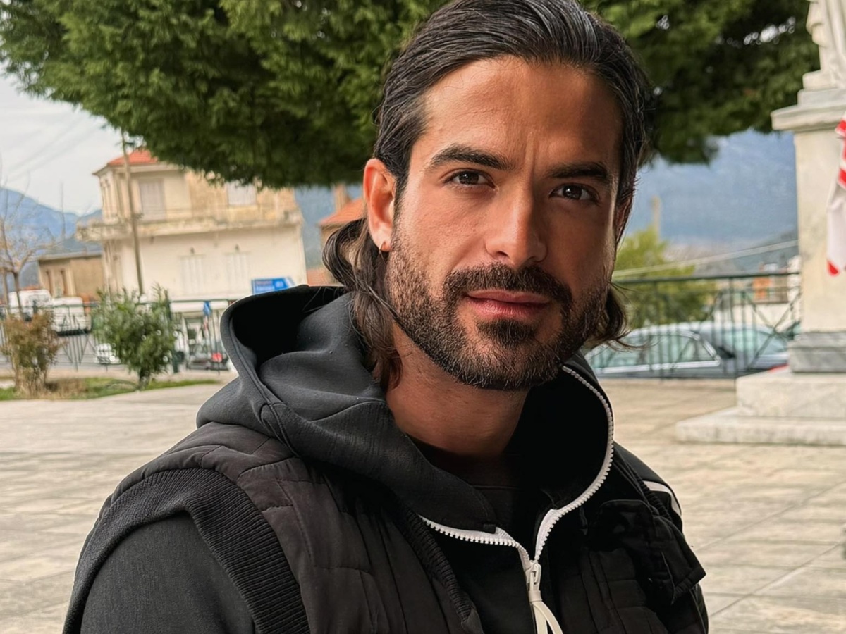 Άρης Μουγκοπέτρος: Απάτη σε βάρος του μουσικού – Επιτήδειοι προσπαθούν να αποσπάσουν χρήματα χρησιμοποιώντας το όνομά του