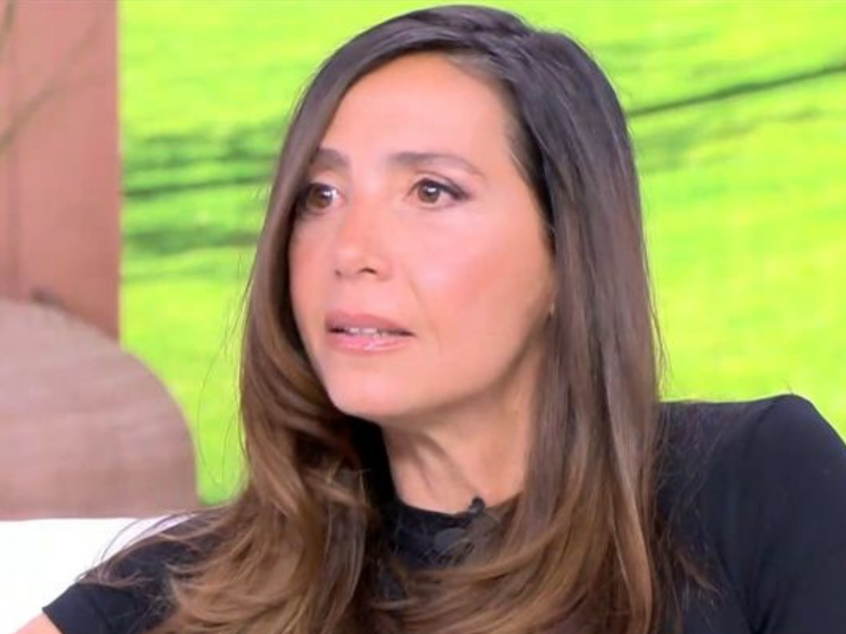 Αίθρα Λυκουρέζου για πρώτη φορά: «Διαλυθήκαμε ως οικογένεια όταν πέθανε η μητέρα μου – Γκρεμίστηκαν όλα»