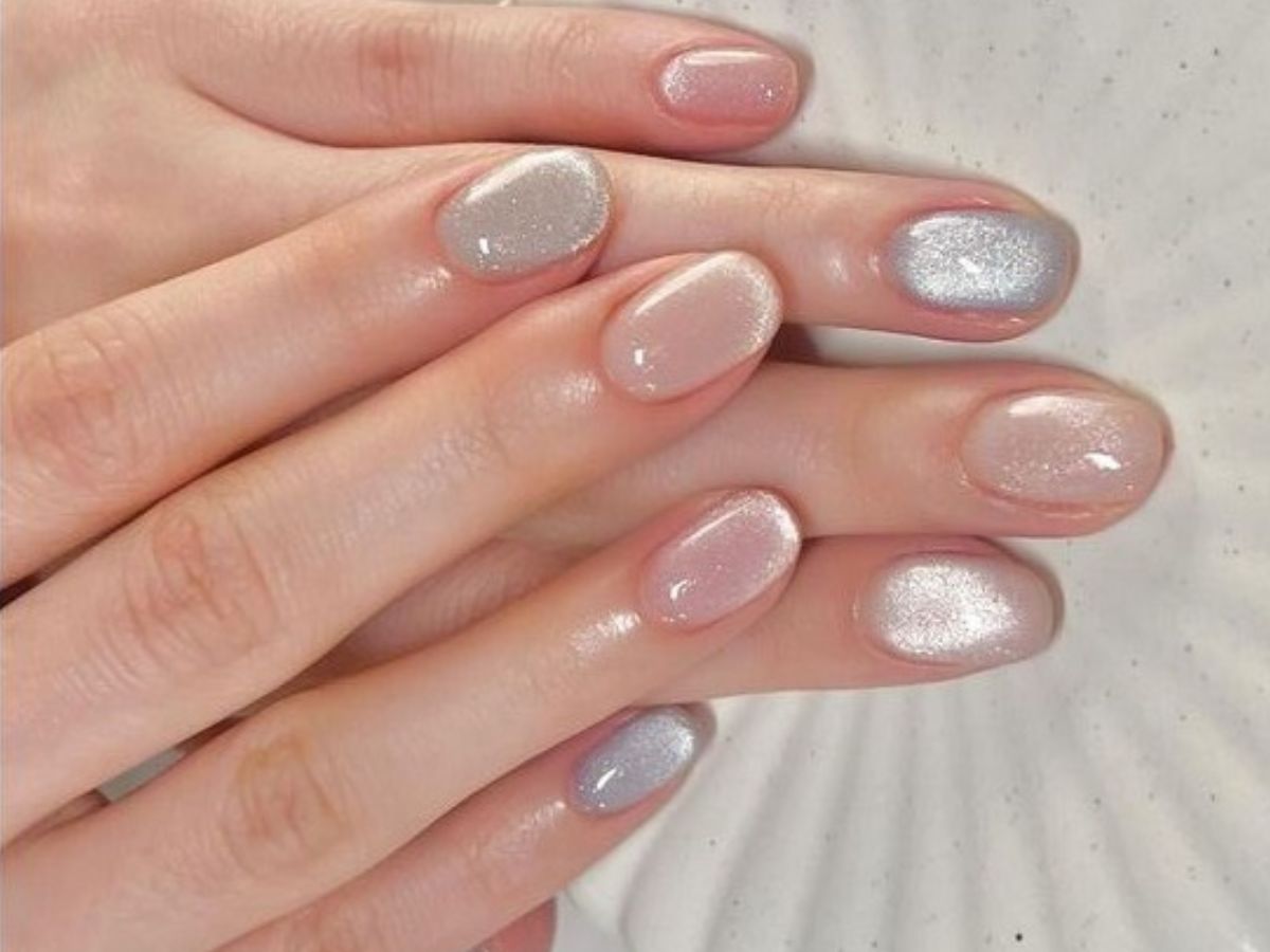 Αngel Chrome Nails: Δώσε πινελιά λάμψης στο clean μανικιούρ