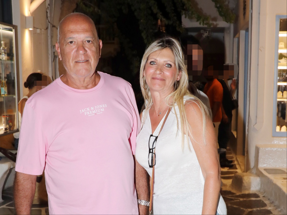 Ο Αντώνης Γούναρης έγινε παππούς – Η φωτογραφία μέσα από το μαιευτήριο